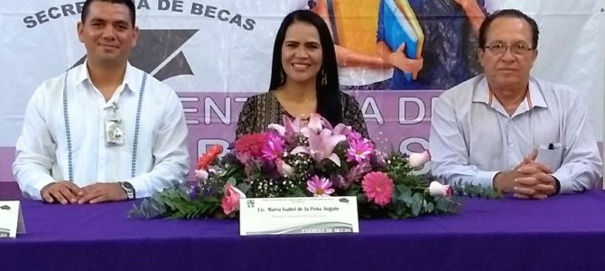 Entrega de Becas de Excelencia del proceso 2017-2018