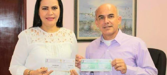 Entrega de vales de uniformes